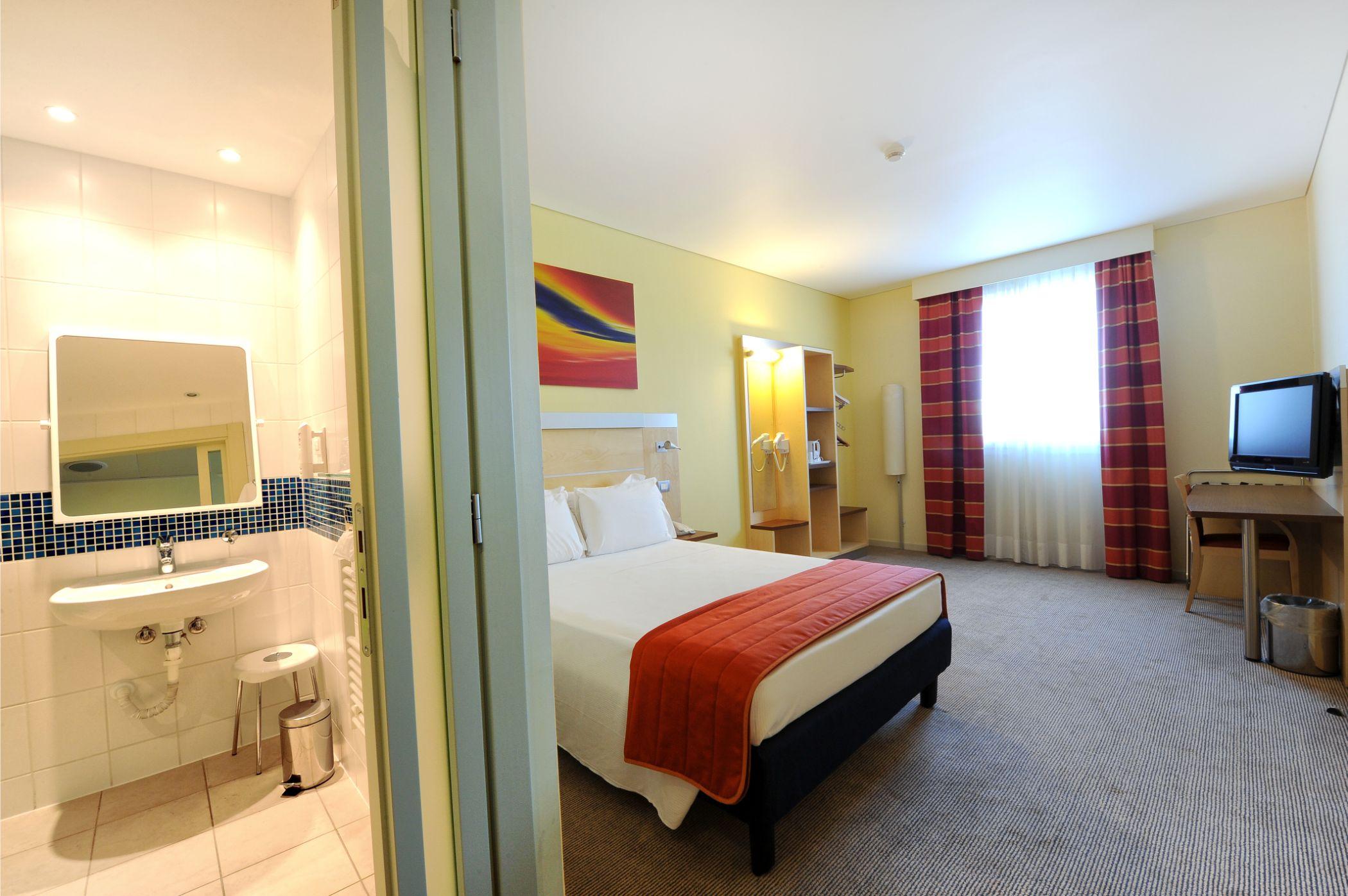 Bes Bergamo Ovest Hotel 4*