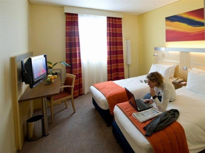 Bes Bergamo Ovest 4* Mozzo